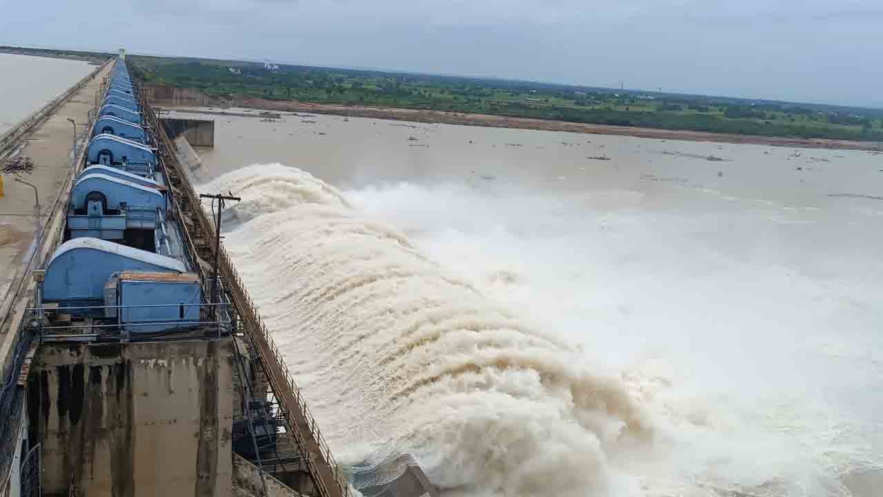 శ్రీరాంసాగర్‌ గేట్ల ఎత్తివేత