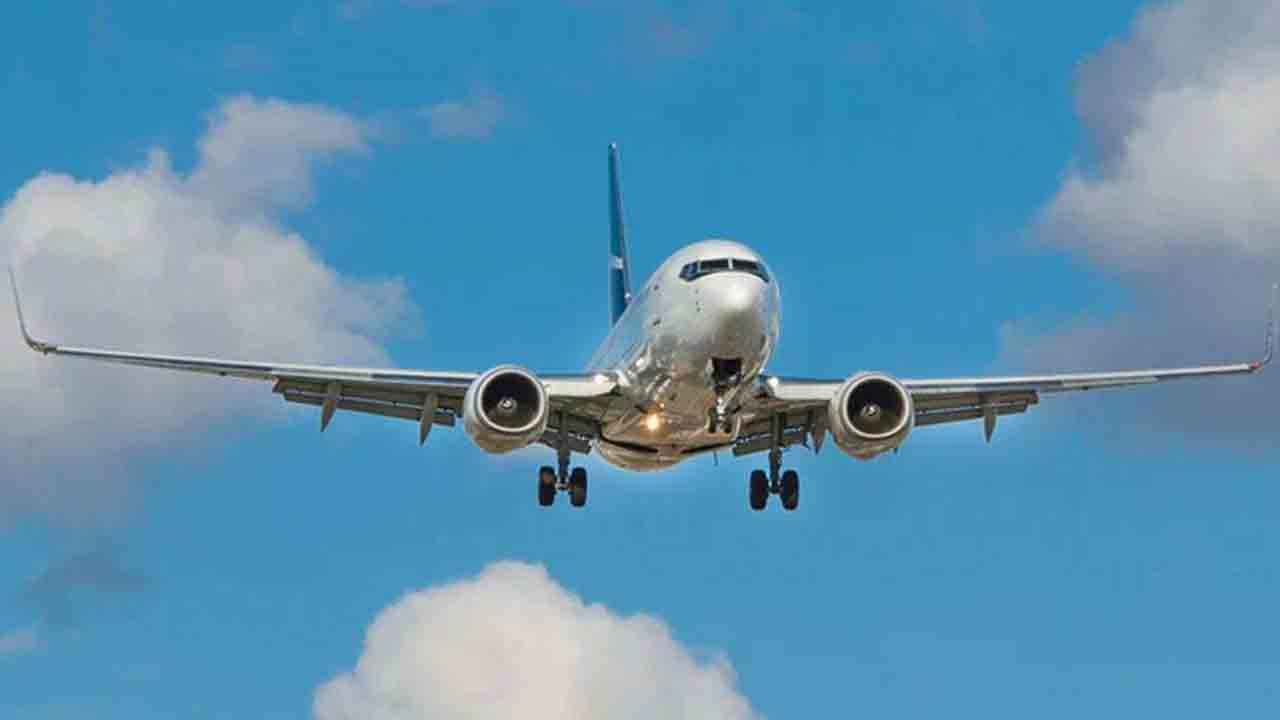 Emergency Landing | ఫ్ల‌యిట్ల‌ల్లో టెక్నిక‌ల్ స‌మ‌స్య‌లు.. 48 గంట‌ల్లో 3 ఎమ‌ర్జెన్సీ ల్యాండింగ్స్‌!