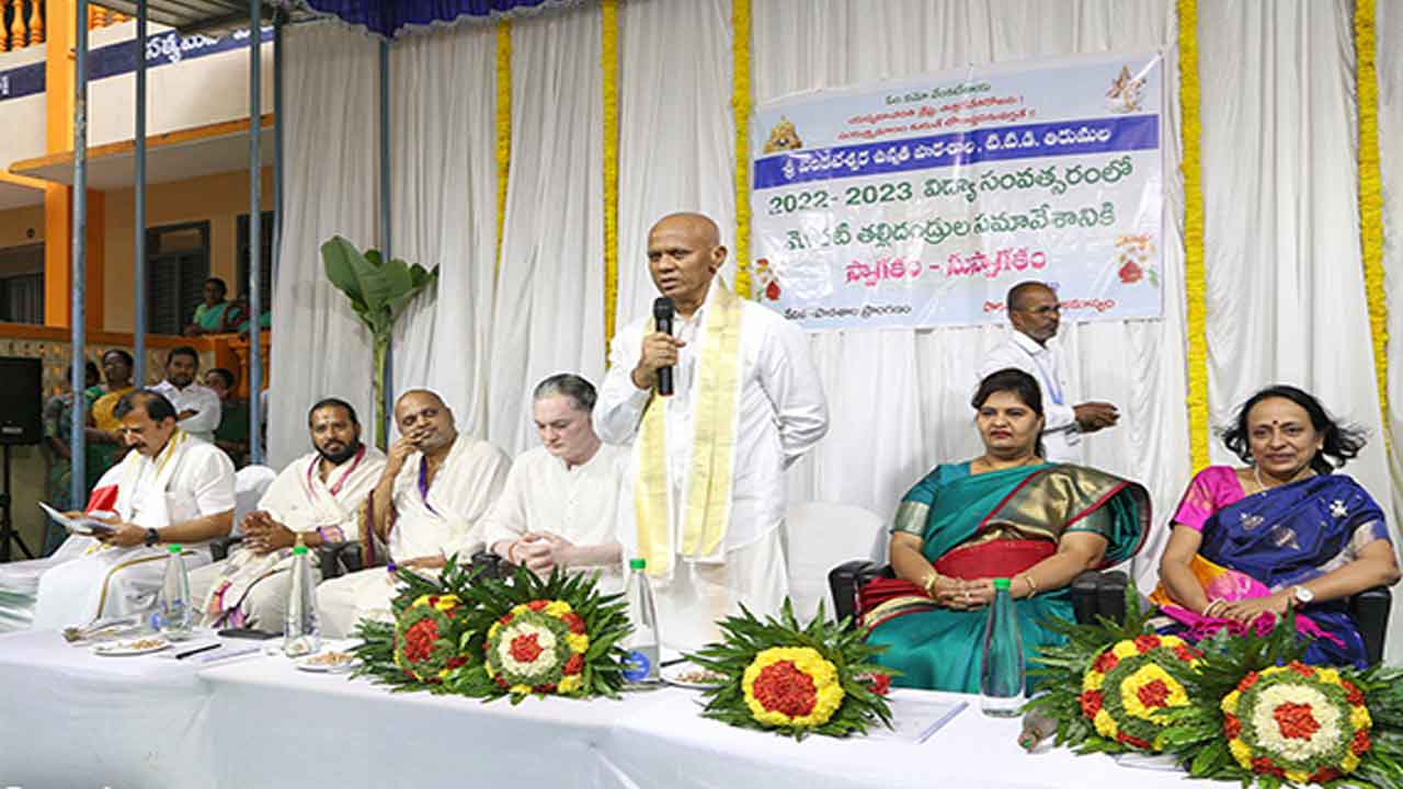 దేశంలో ఉత్తమంగా ఎస్వీ ఉన్నత పాఠశాల అభివృద్ధి : ఏవీ ధర్మారెడ్డి