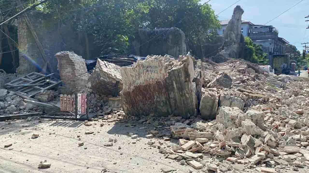 ఫిలిప్పీన్స్‌లో భారీ భూకంపం.. 7.1 తీవ్రత