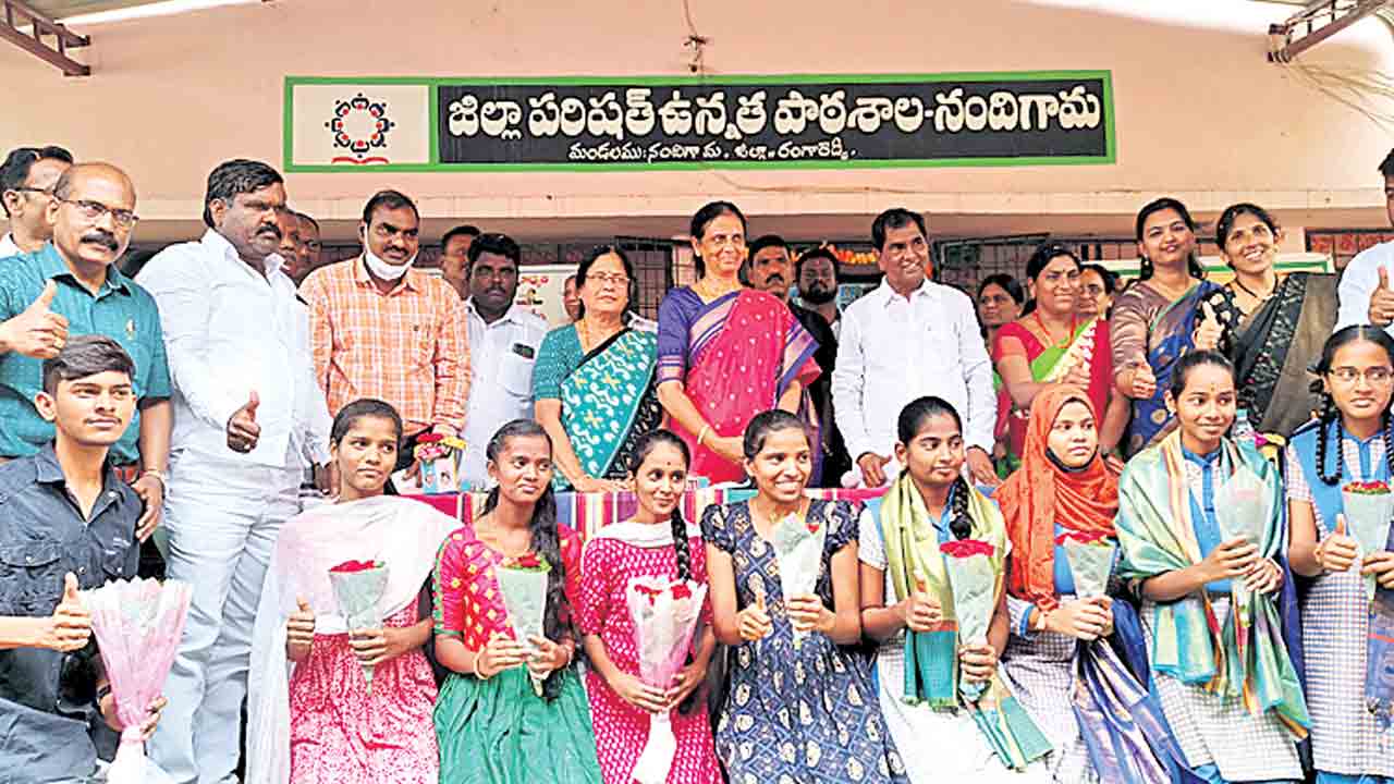 కార్పొరేట్కు దీటుగా.. సర్కారు బడులు