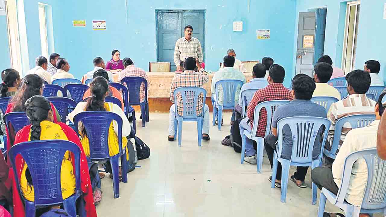 మోడల్ గ్రామపంచాయతీలుగా తీర్చిదిద్దాలి