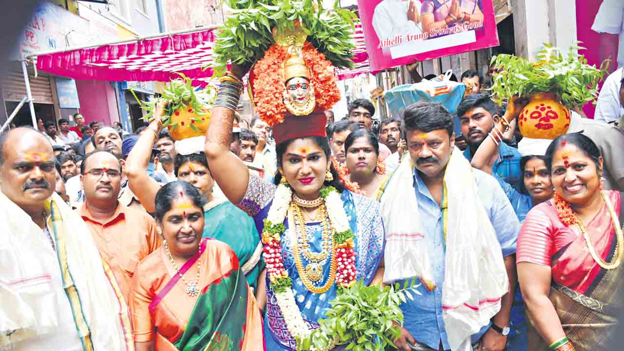 ప్రైవేట్ ఆలయాలకూ ఆర్థికసాయం