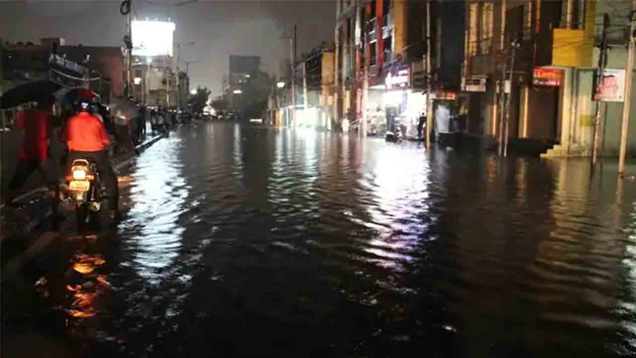 Videos | పలు జిల్లాల్లో భారీ వర్షాలు.. వికారాబాద్లో 13 సెంటీమీటర్ల వర్షాపాతం