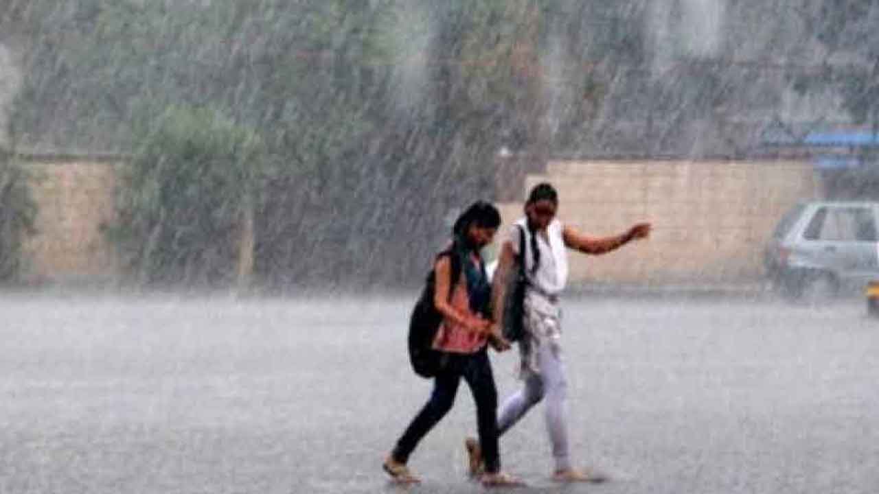 రెండు రోజుల పాటు రాయలసీమ, కోస్తాంధ్రలో భారీ వర్షాలు