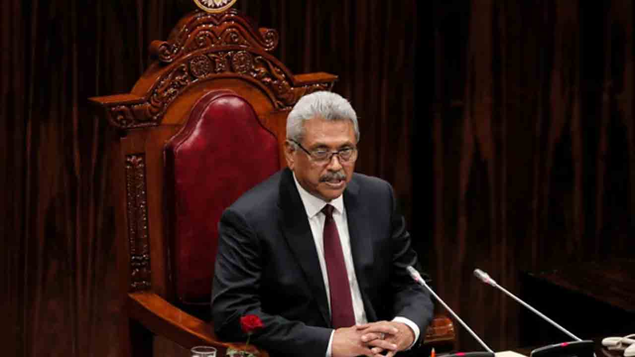 మాల్దీవులకు చెక్కేసిన శ్రీలంక అధ్యక్షుడు గొటబయ రాజపక్స