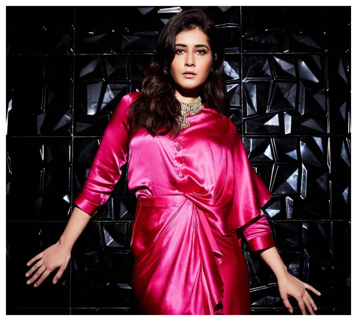 Rashi Khanna | మెరిసే డ్రెస్‌లో రాశి ఖన్నా మెరుపులు..