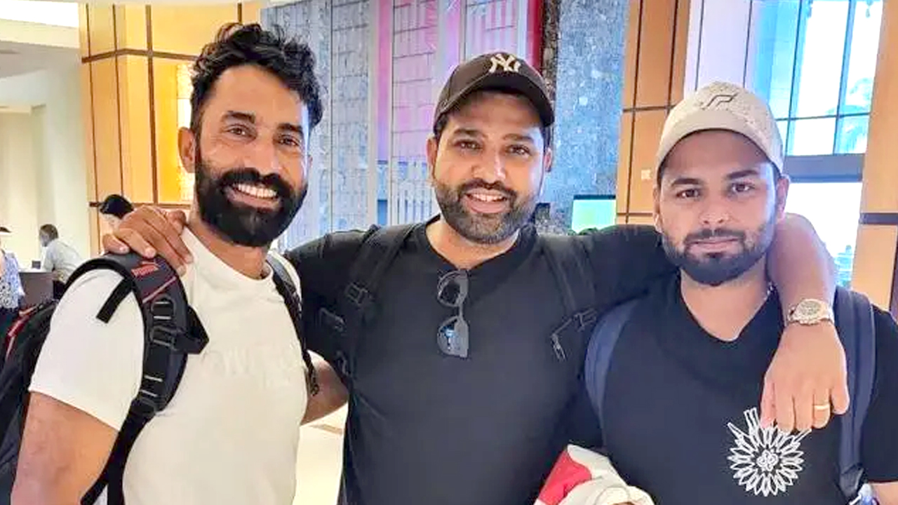 WI vs IND | విండీస్ చేరుకున్న రోహిత్ అండ్ కో.. కరోనాతో కెఎల్ దూరం..