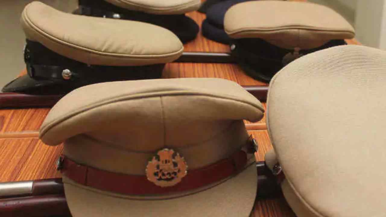 క‌ర్ణాట‌క‌లో ఎస్ఐ స్కామ్‌.. ఒక్కో అభ్య‌ర్థి నుంచి రూ.25ల‌క్ష‌లు.. అధికార బీజేపీ లీడర్‌కు లింకులు