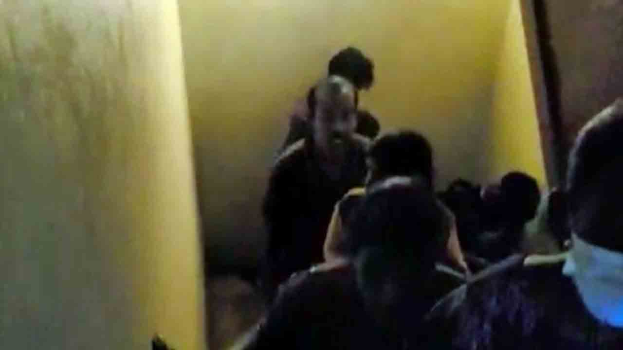 శ్రీలంక అధ్యక్షుడి భవనంలో రహస్య బంకర్‌… దాని ద్వారా గోటబయ పారిపోయారా?