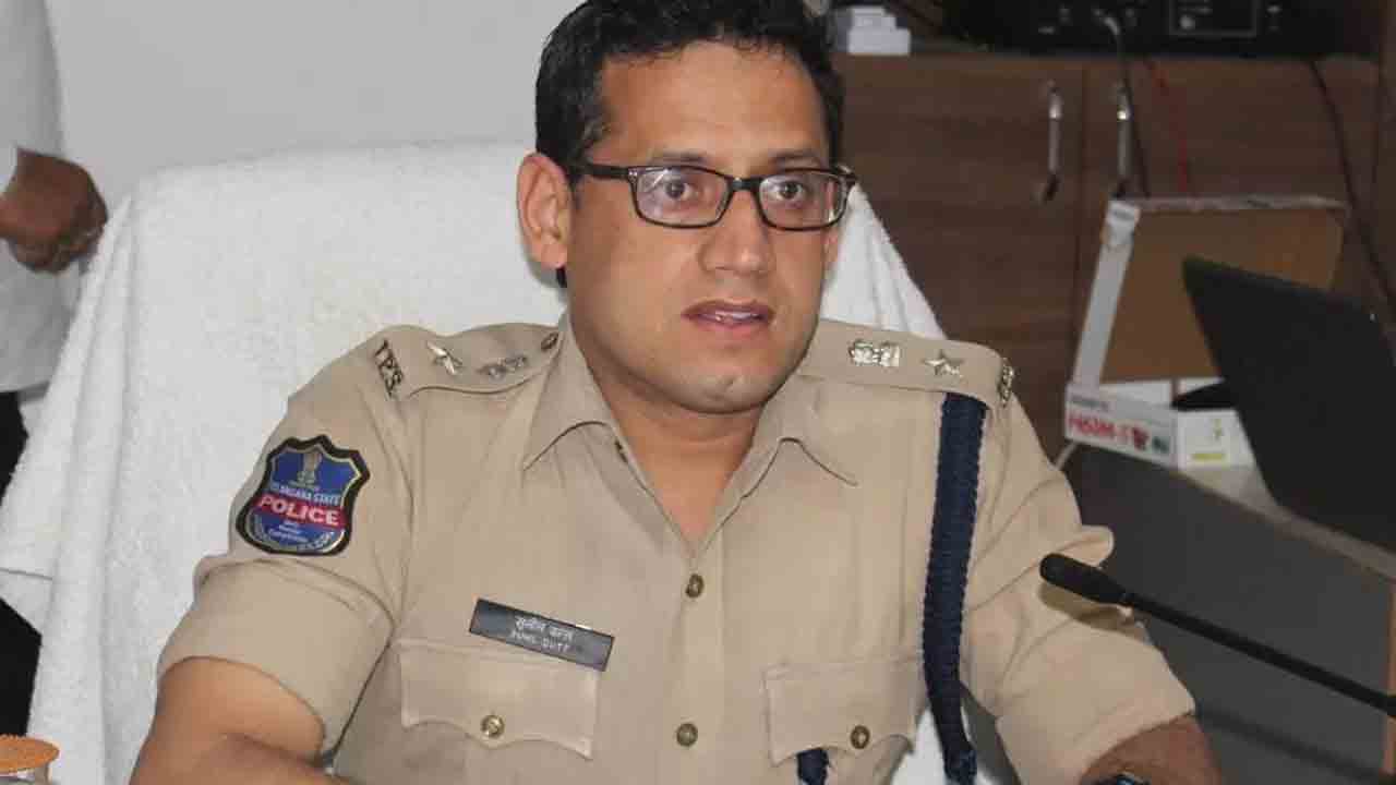 తెలంగాణ‌లో ముగ్గురు ఐపీఎస్‌ల బదిలీ