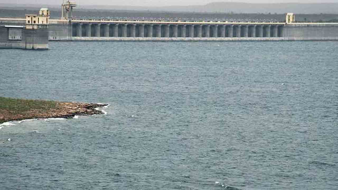 నాగార్జునసాగర్‌కు స్వల్పంగా పెరిగిన వరద