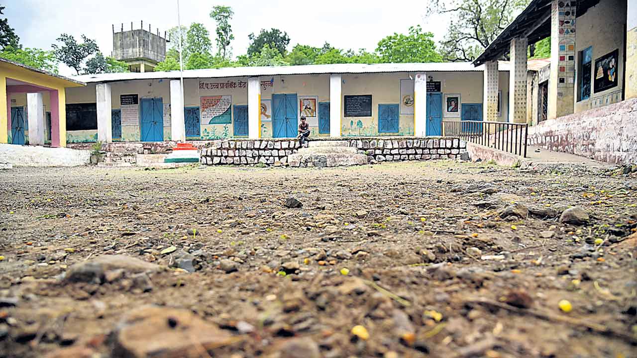 తెలంగాణకు మరాఠా విద్యార్థులు!