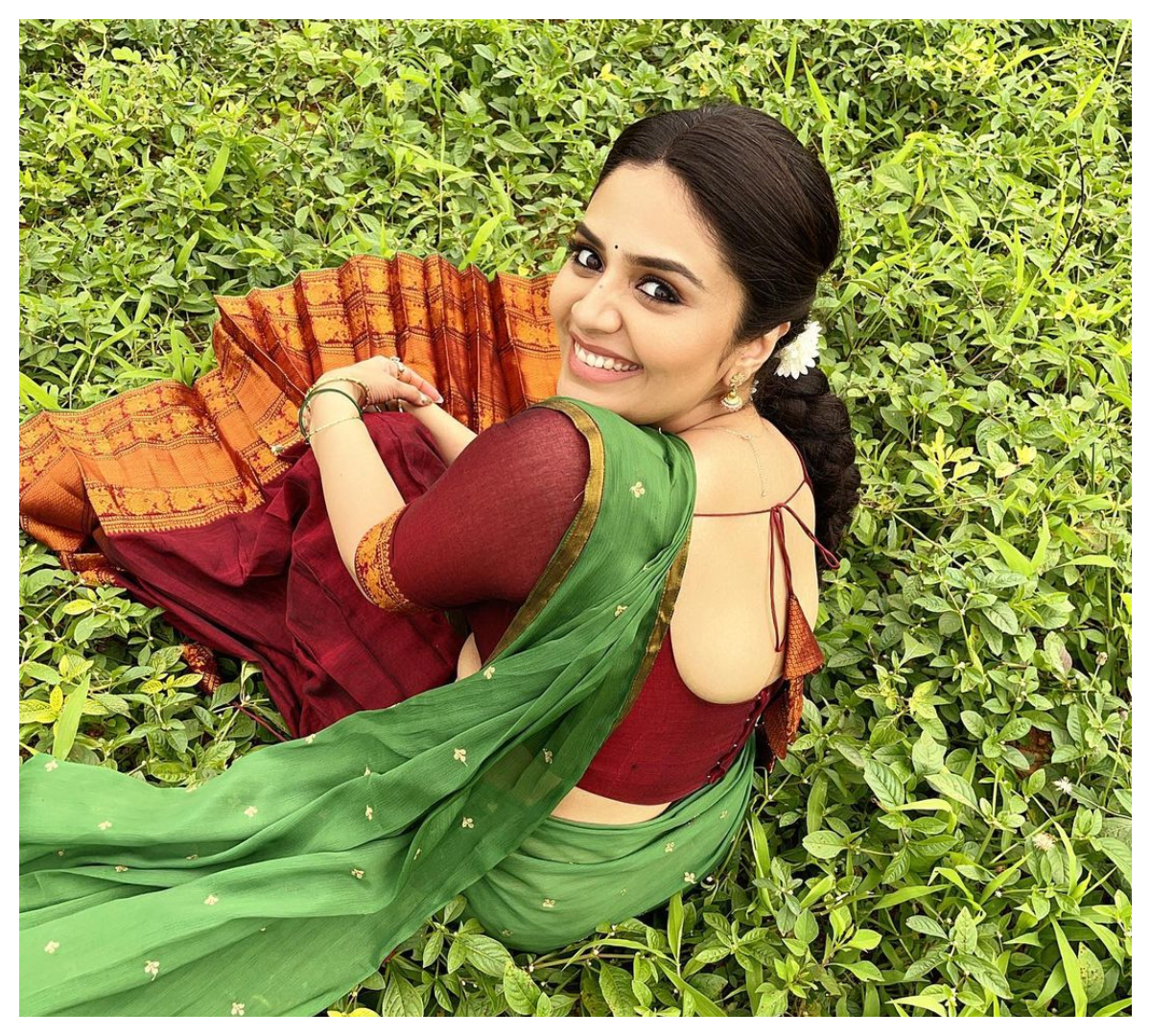 Sreemukhi | హాఫ్ శారీలో క‌వ్విస్తున్న శ్రీముఖి..