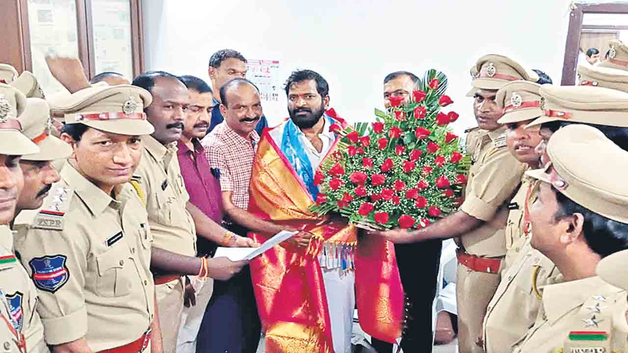 త్వరలోనే ఎక్సైజ్‌ కానిస్టేబుళ్లకు పదోన్నతులు