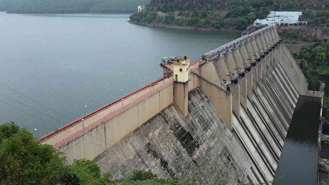శ్రీశైలం ప్రాజెక్ట్ @ 173 టీఎంసీలు