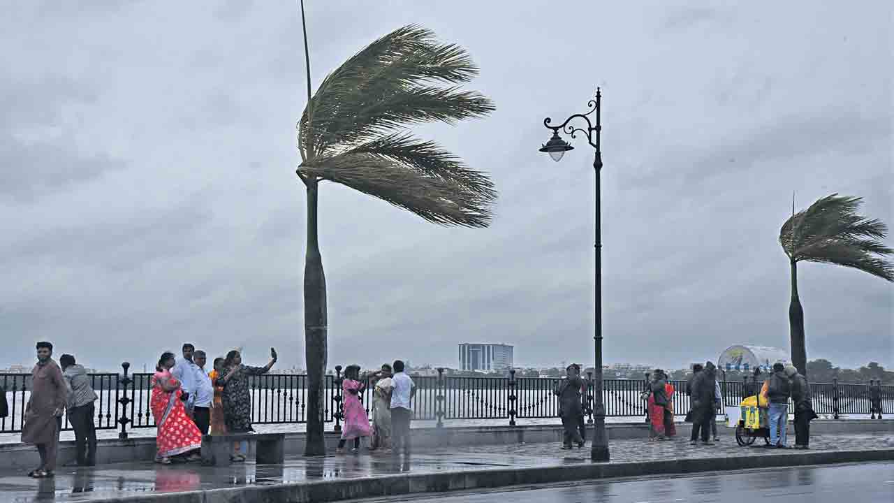 దయచేసి వినండి.. అప్రమత్తంగా ఉండండి