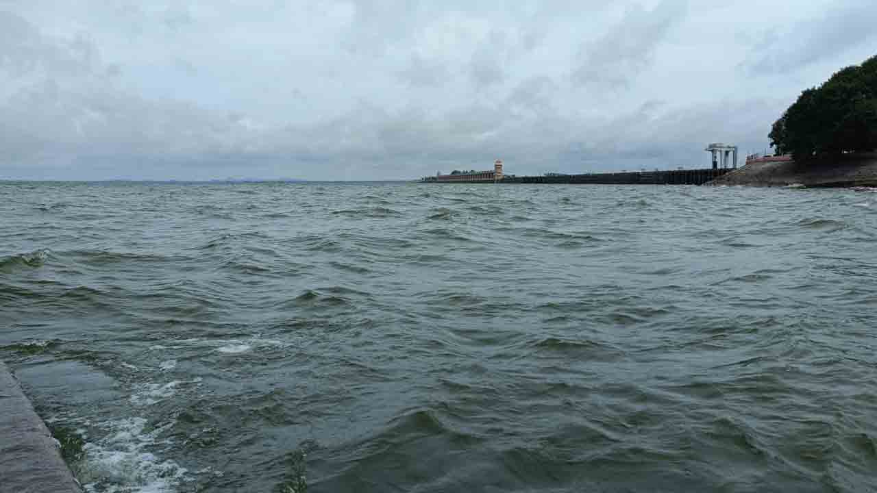 తుంగభద్ర డ్యాంకు పోటెత్తిన వరద.. నేడో, రేపో తెరుచుకొనున్న గేట్లు