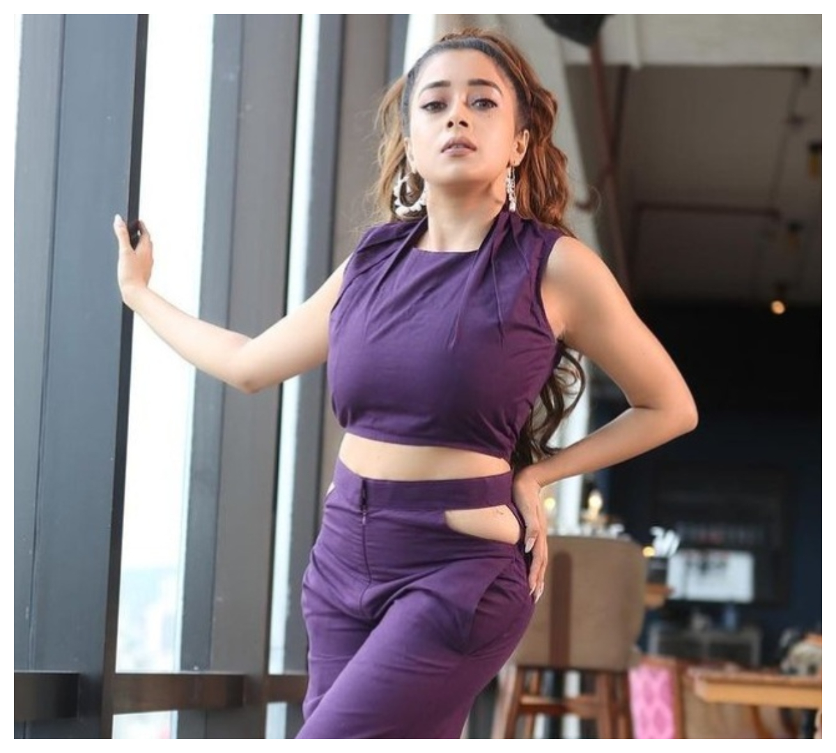 Tina Datta | ప‌ర్పుల్ క‌ల‌ర్ డ్రెస్‌లో కేక‌పుట్టిస్తున్న టీనా దత్తా..