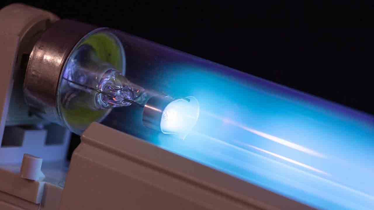 యూవీ కాంతితో ప్లాస్టిక్‌ విచ్ఛిన్నం