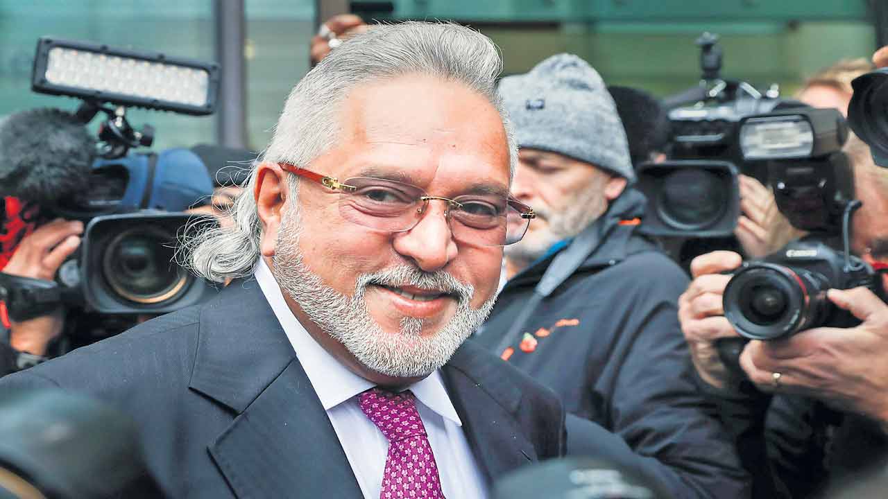 4 నెలల జైలు.. 2 వేలు జరిమానా