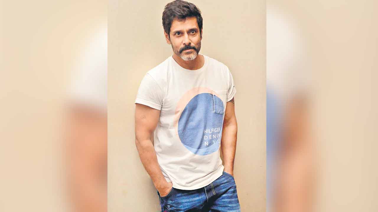 విక్రమ్‌కు స్వల్ప అస్వస్థత