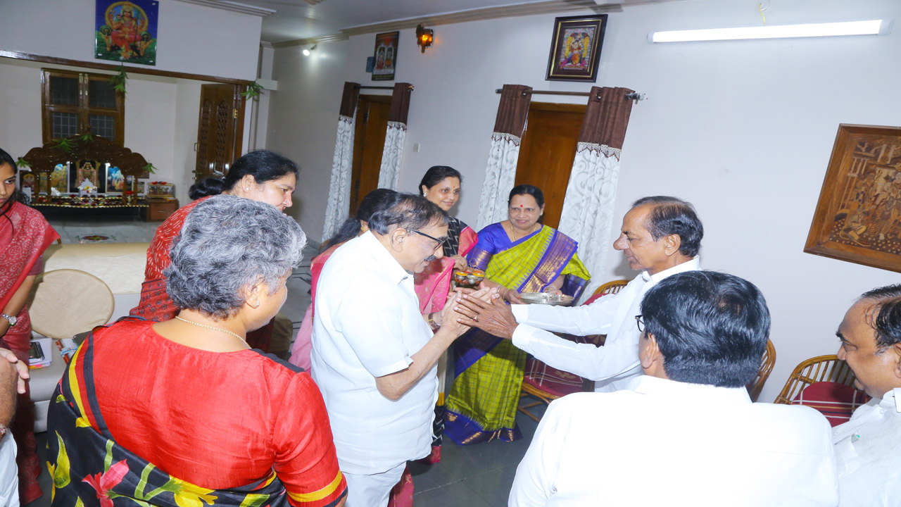 వరద ప్రాంతాలకు జననేత