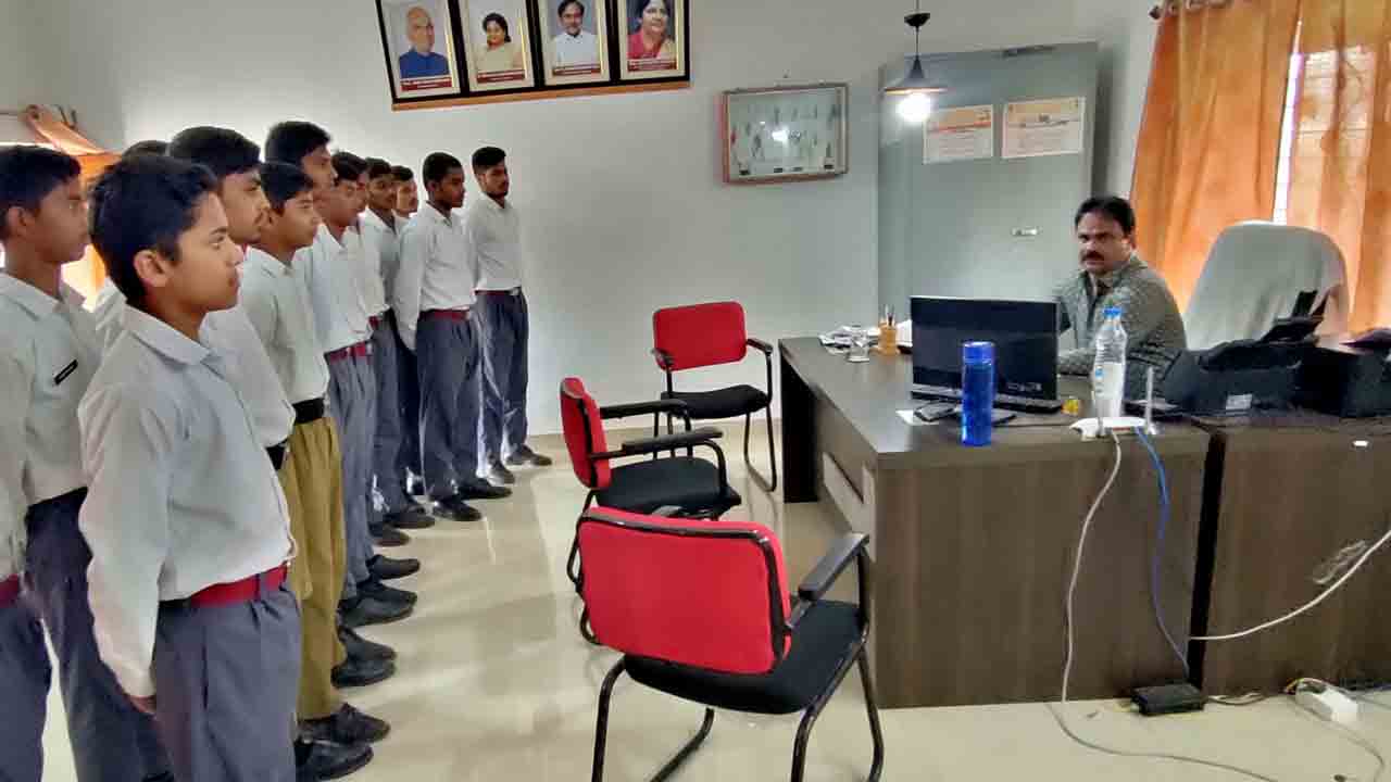 నాణ్యమైన భోజనం అందించాలి