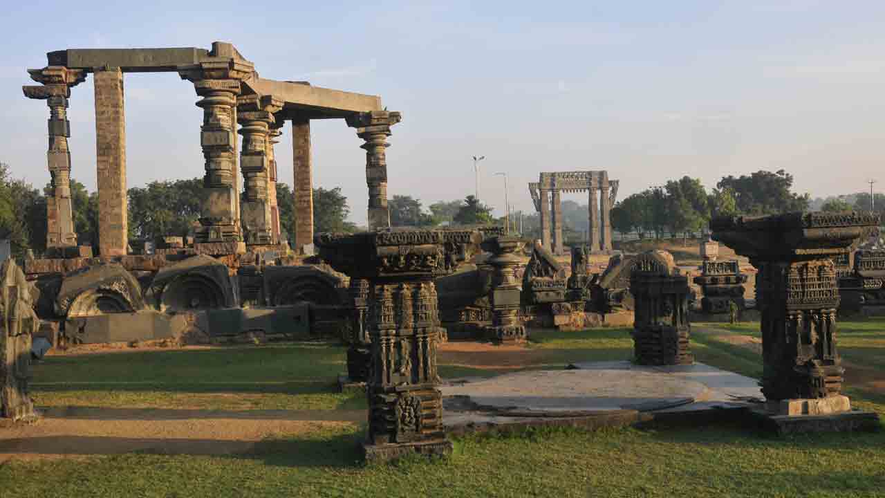 కాకతీయుల కీర్తి నిత్యమై.. నిఖలమై..