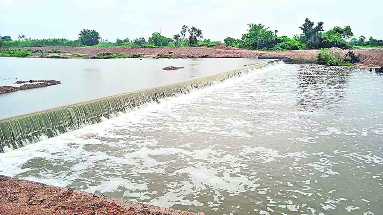 ఆకేరు, పాలేరు నిండా నీళ్లు..