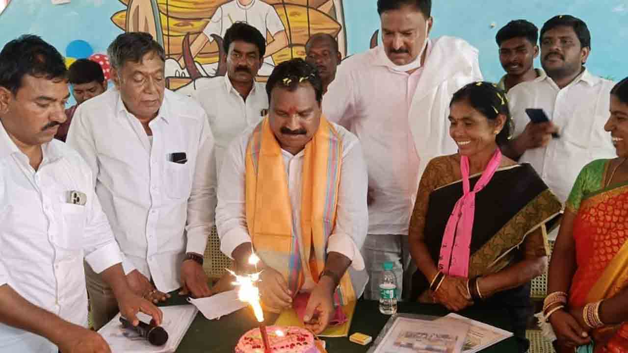 సంక్షేమ పథకాల అమలులో తెలంగాణ దేశానికే ఆదర్శం