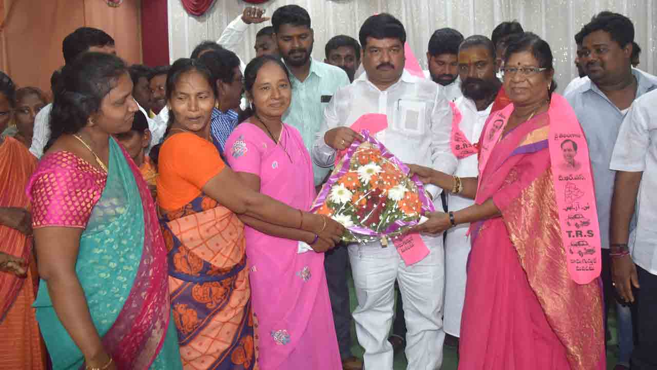 పేదలకు అండగా టీఆర్‌ఎస్‌ ప్రభుత్వం