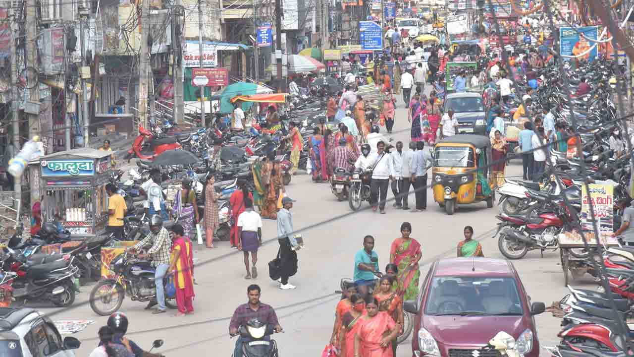 అడ్డదిడ్డం.. ఆగమాగం