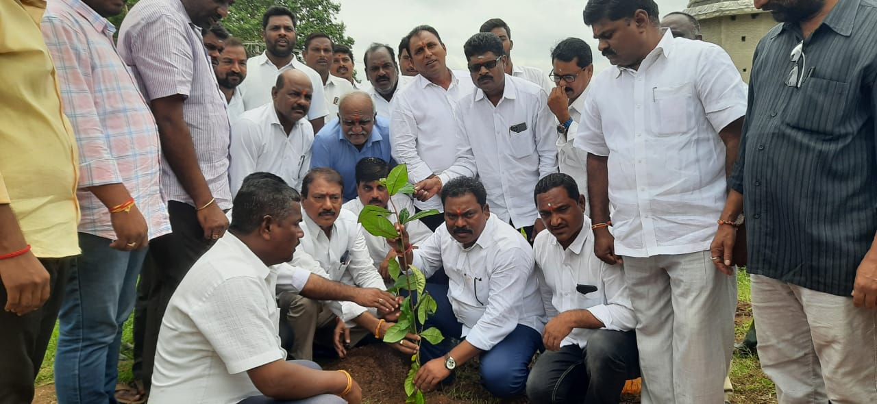 KTR Birthday | కొండగట్టు అంజన్న ఆలయంలో ఎమ్మెల్యే రవిశంకర్ పూజలు