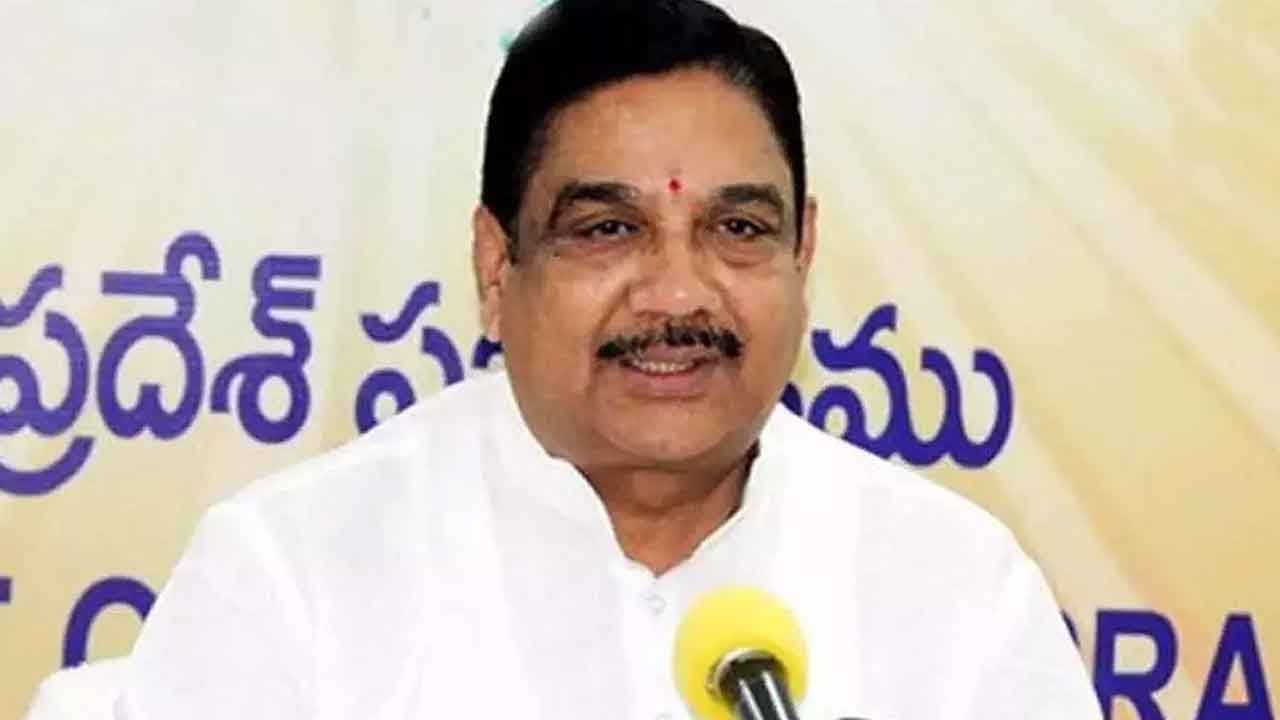 కాపు జాతిని నిర్వీర్యం చేస్తున్న వైసీపీ ప్రభుత్వం: కళా వెంకట్రావు