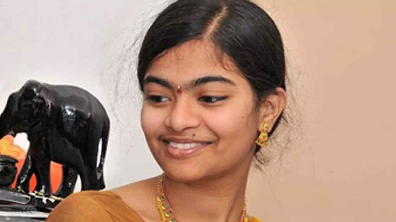 రిషితేశ్వరి ఆత్మహత్య కేసులో స్పెషల్‌ పీపీగా వైకే