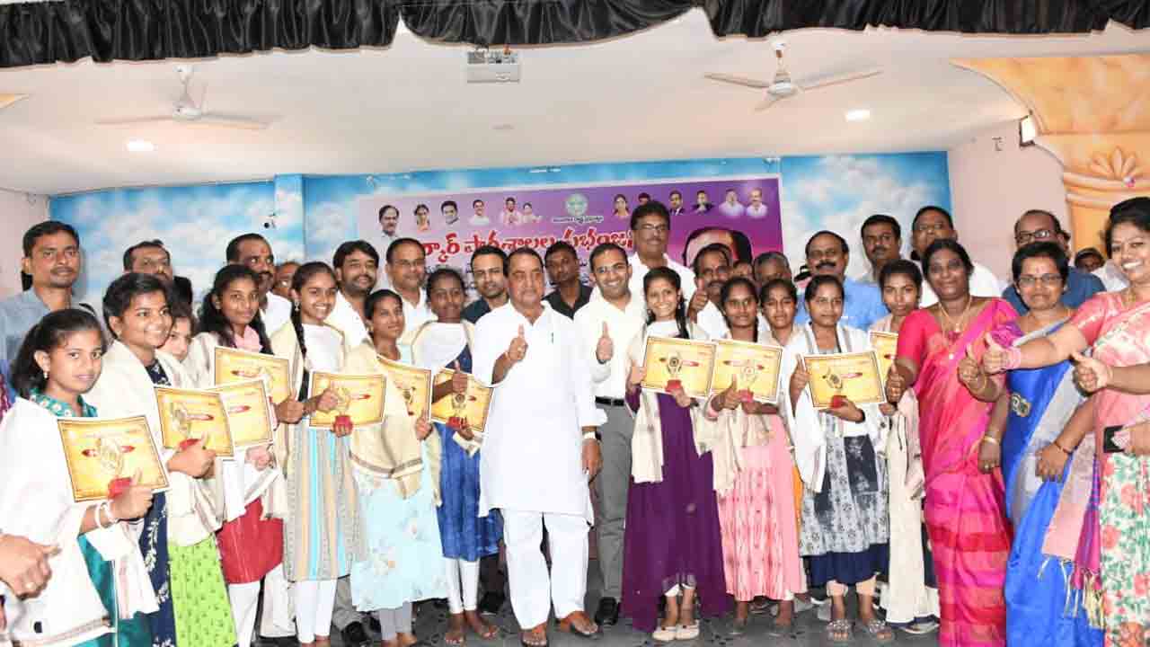 విద్యా రంగంలో విప్లవాత్మక మార్పులు : మంత్రి ఇంద్రకరణ్‌ రెడ్డి