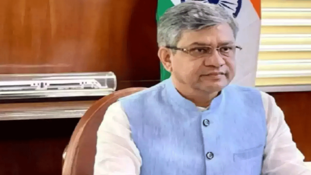 ప్రైవేట్ ఆప‌రేట‌ర్ల‌చే ప్యాసింజ‌ర్ రైళ్ల నిర్వ‌హ‌ణ‌పై రైల్వే మంత్రి కీల‌క ప్ర‌క‌ట‌న‌