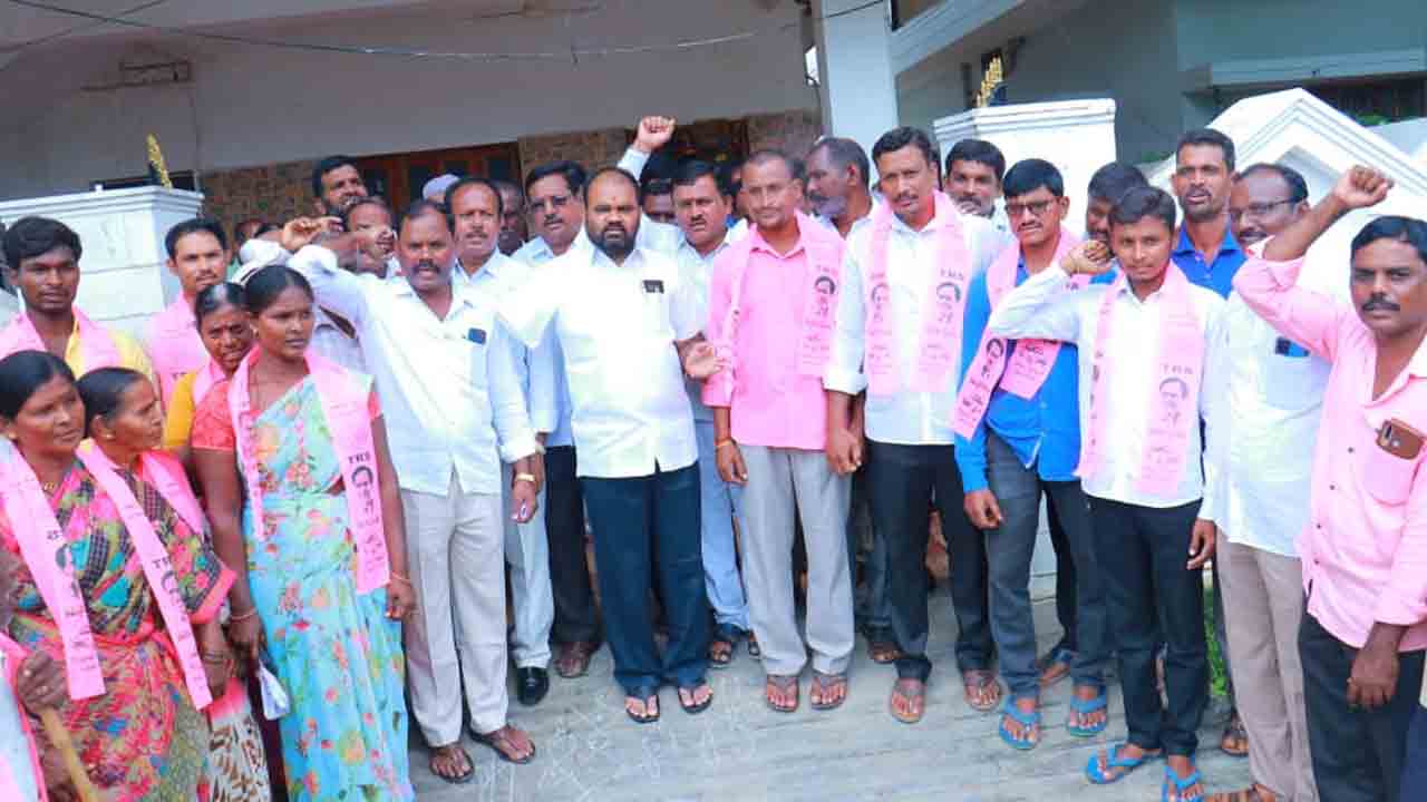 ఎమ్మెల్యే భూపాల్ రెడ్డి సమక్షంలో.. టీఆర్ఎస్‌లో భారీగా చేరికలు