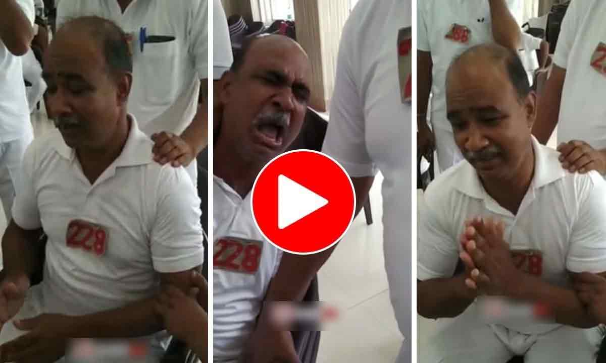 Viral video: ర‌క్త‌ప‌రీక్ష అంటే మరీ ఇంత భ‌య‌మా.. చిన్న పిల్లాడిలా ఏడ్చేసిన యూపీ పోలీసు అధికారి!!