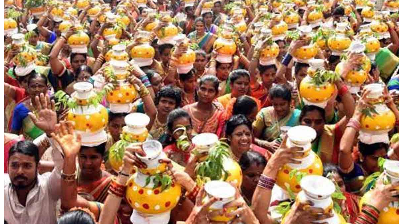 బోనాలు ఎప్పుడు మొదలయ్యాయి? సీజనల్ వ్యాధుల నివారణకు బోనాల పండుగకు సంబంధం ఉందా?