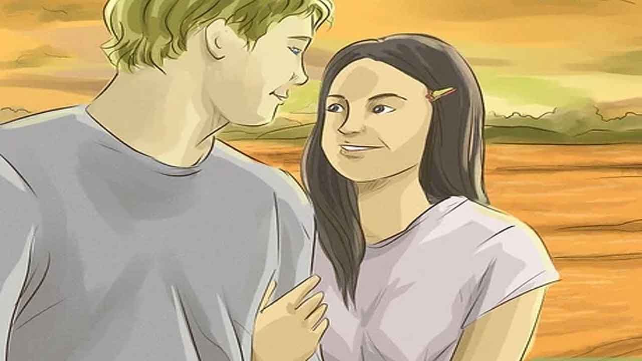 కాలేజీ స్టూడెంట్స్ కిస్సింగ్ గేమ్ వీడియో వైర‌ల్‌..