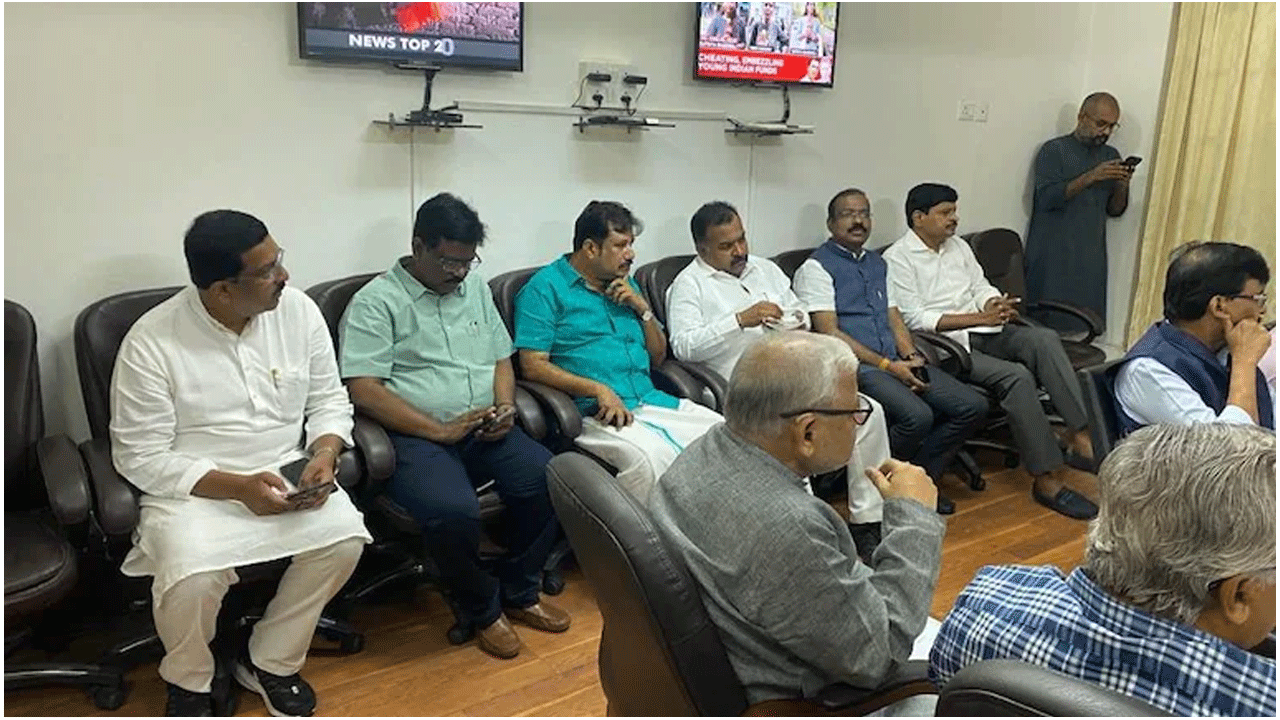 రాజ‌కీయ ప్ర‌త్య‌ర్ధుల‌పై ద‌ర్యాప్తు సంస్ధ‌ల‌ను ఉసిగొల్పుతున్న మోదీ స‌ర్కార్ : విప‌క్షాలు