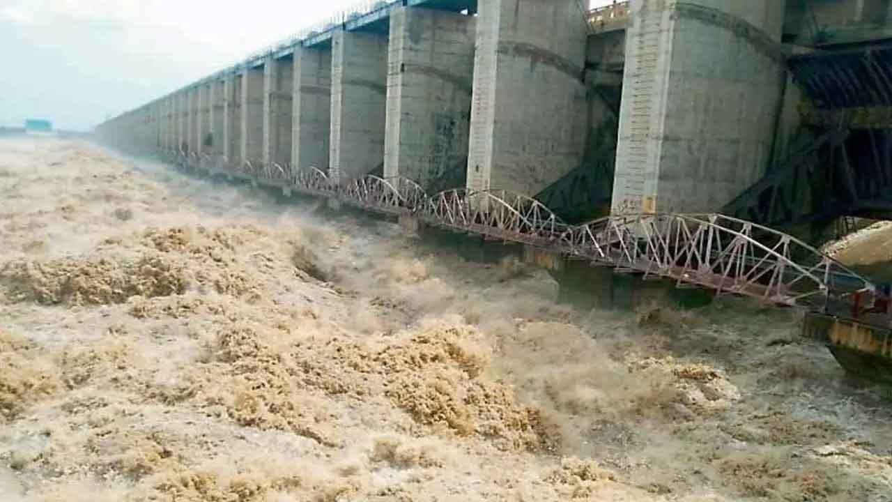 తుంగభద్ర నుంచి శ్రీశైలానికి భారీగా ఇన్ ఫ్లో