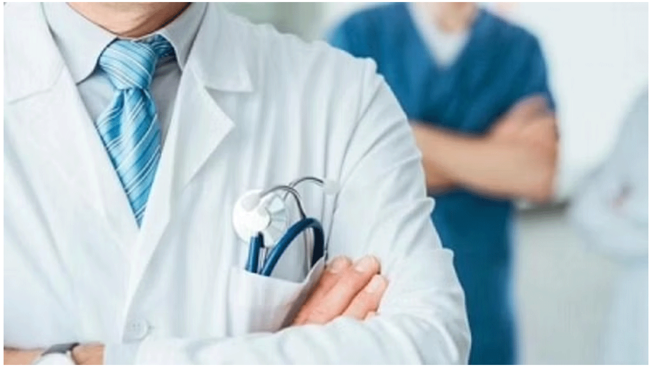 యువ‌కుడికి అరుదైన ఆటో-కిడ్నీ మార్పిడి ఆప‌రేష‌న్ నిర్వ‌హించిన‌ వైద్యులు