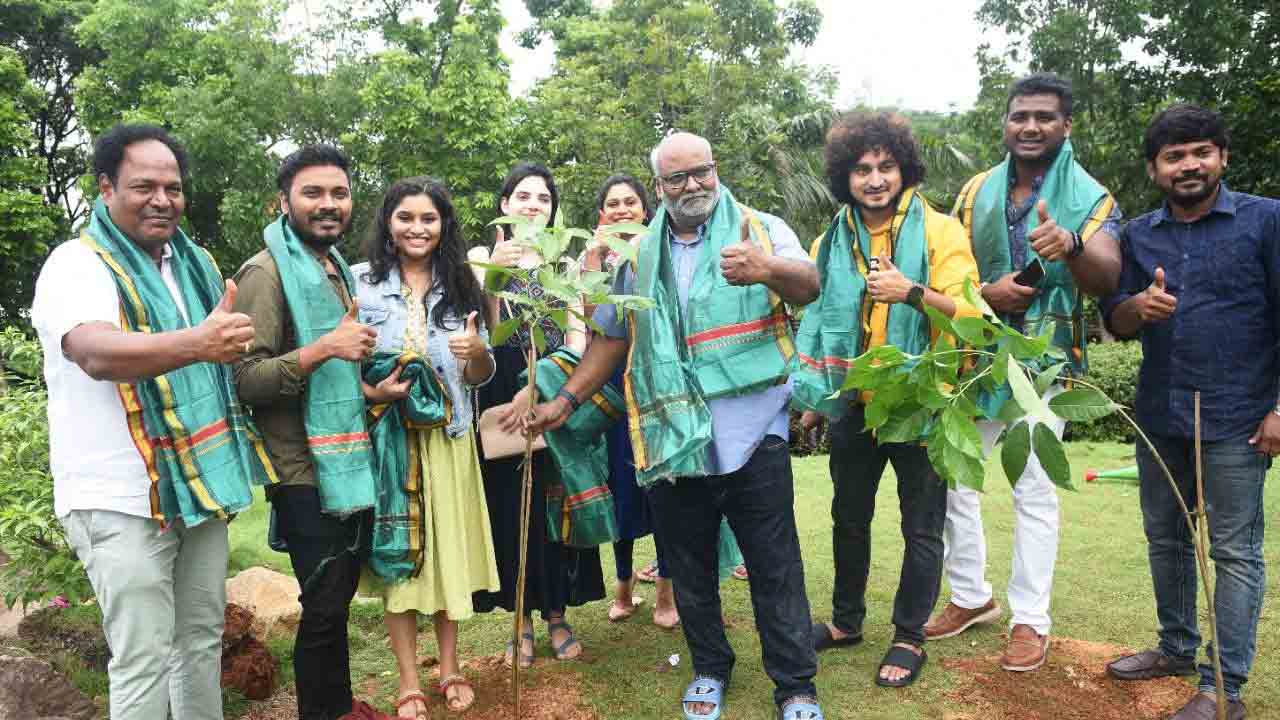 M.M. Keeravani | గ్రీన్ ఇండియా ఛాలెంజ్‌లో భాగంగా మొక్కలు నాటిన యం.యం. కీరవాణి