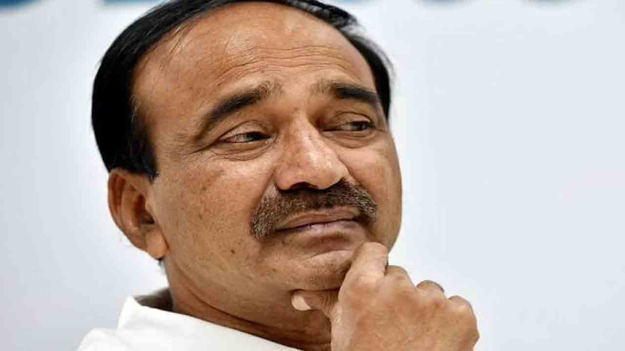 ఎవరు ఎవరికి టచ్‌లో!?