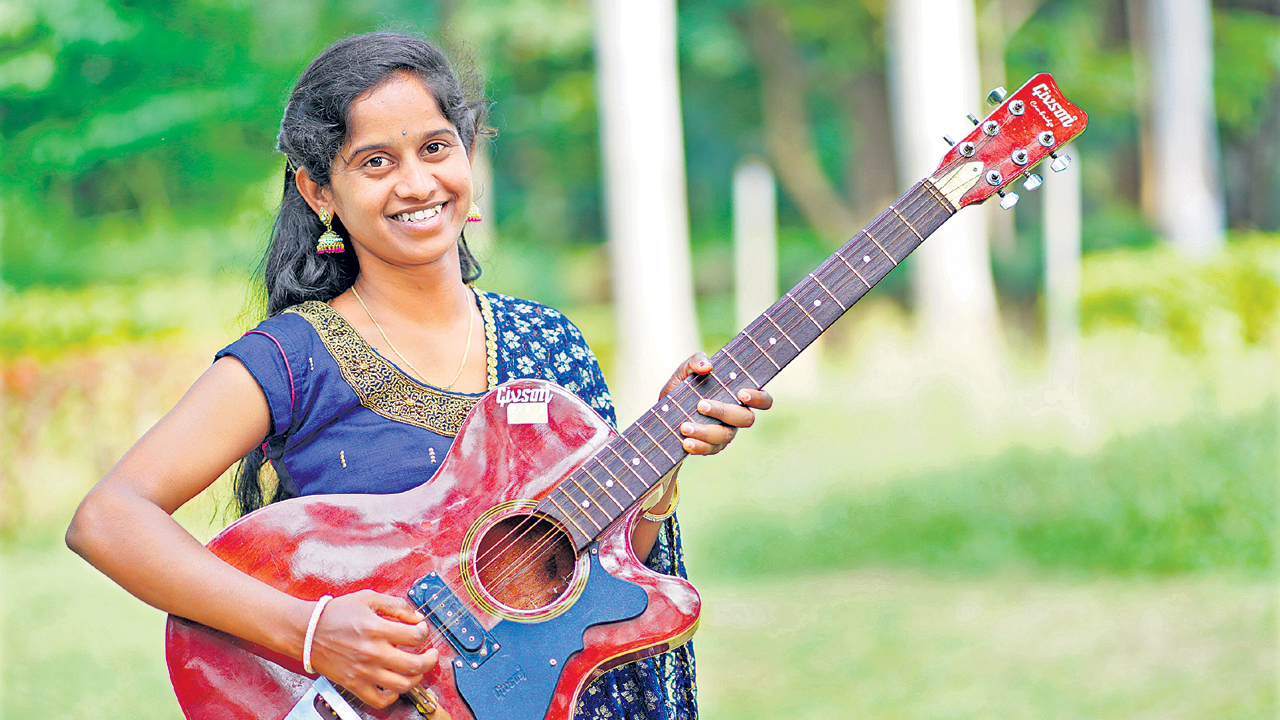 అవ‌కాశం వ‌చ్చింద‌ని పాడిన‌.. కానీ డ‌బుల్ మీనింగ్ ఉంద‌ని గ్ర‌హించ‌లేదు