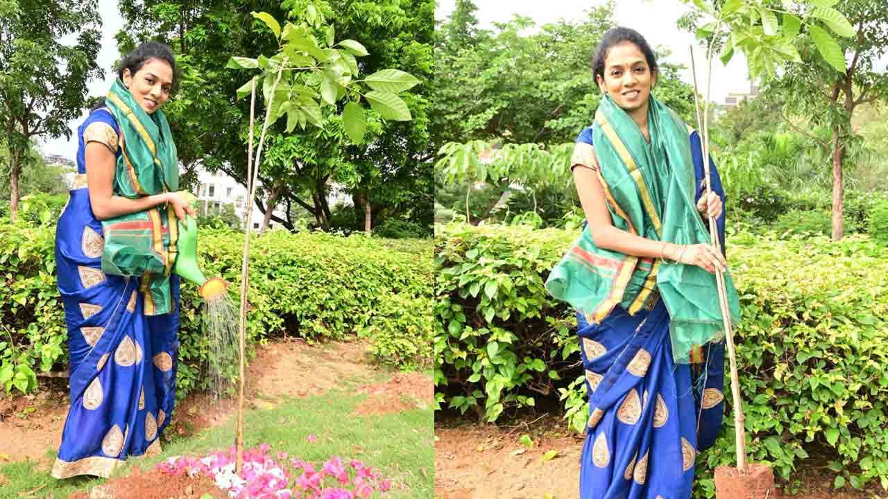 Green India Challenge | మొక్కలు నాటిన మిసెస్‌ ఇండియా సుహాసిని