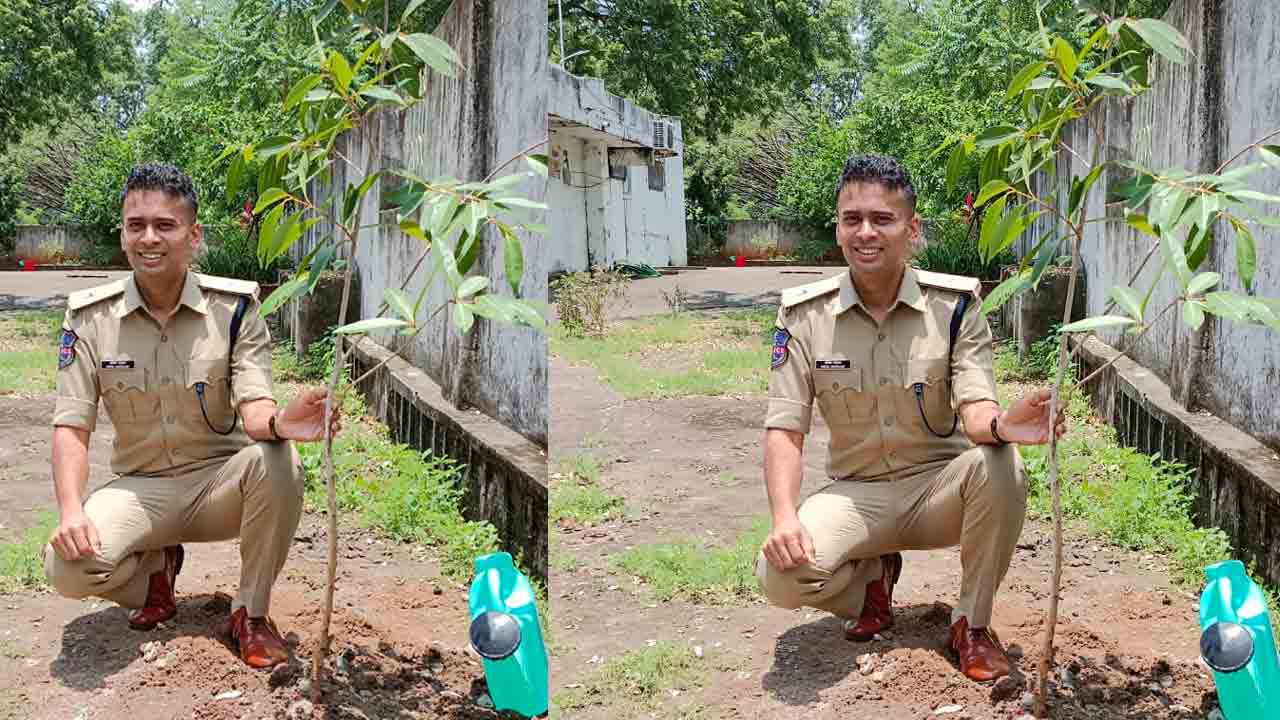 Green India Challenge | మొక్కలు నాటిన డీసీపీ అఖిల్ మహాజన్